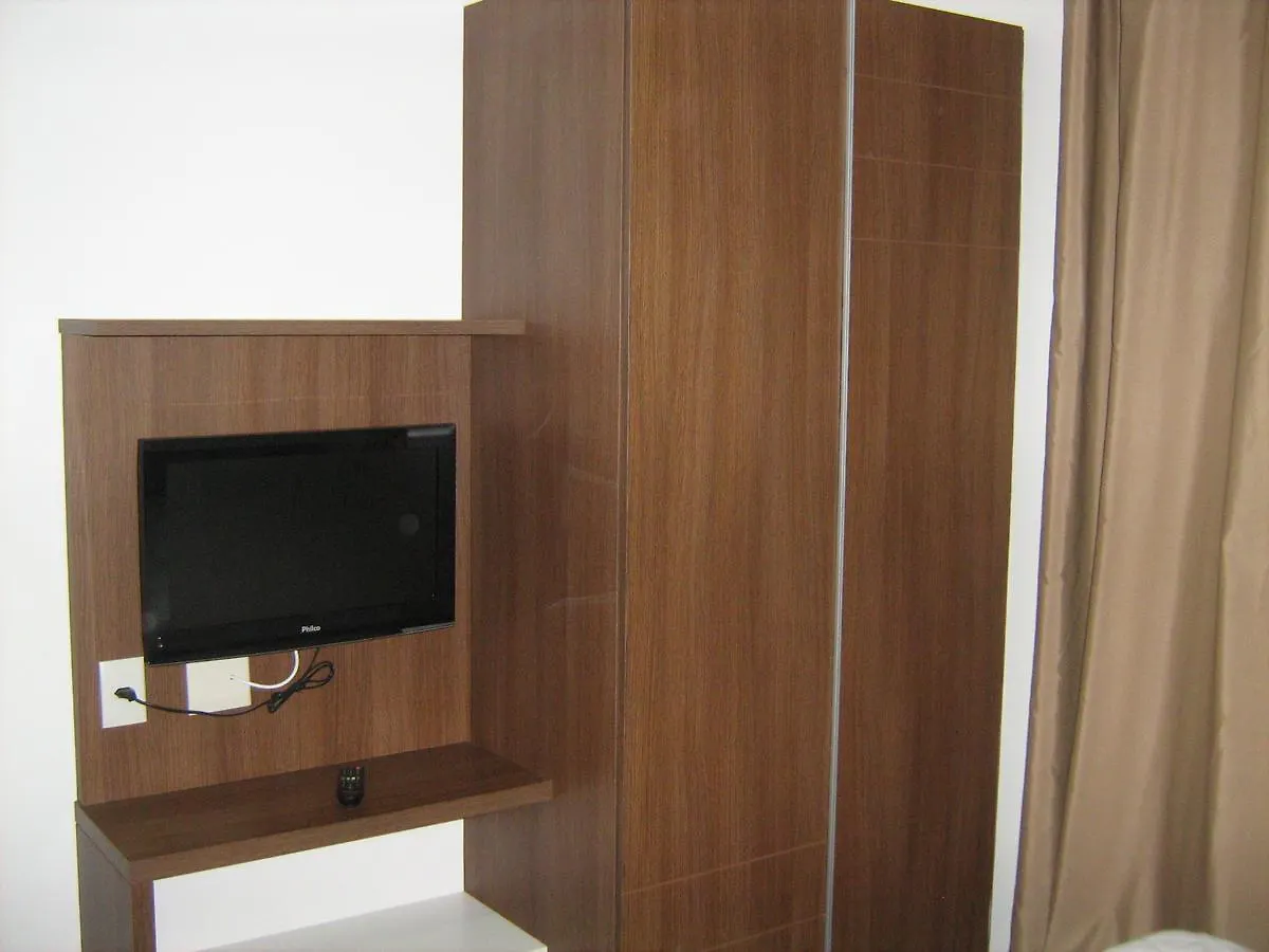 C204 Aldeia Do Lago: Lakeside Retreat with Aqua Park & EV Charging Caldas Novas